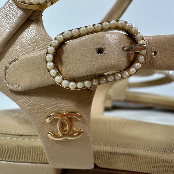 CHANEL Faux Pearl Thong Flat Beige Sandal Women's Size 39 1/2 With Box - Picture 6 of 16
